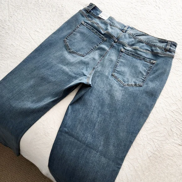 Lane Bryant NWT Straight Leg High-Rise Tighter Tummy Jeans Flex Waistband, Sz 24 - Picture 14 of 16